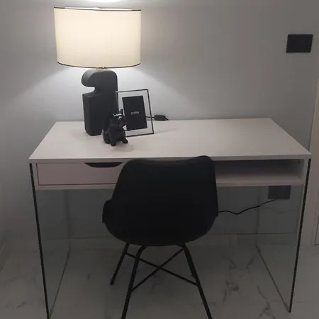 Pozzo Strada 아파트 *