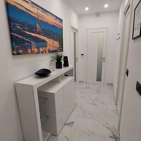 Pozzo Strada 아파트 *